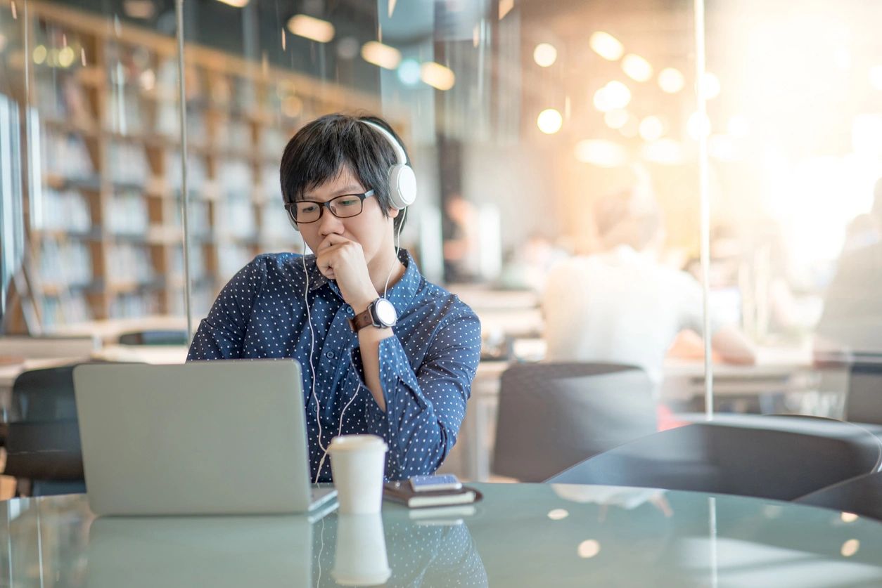 How Do Tests Work for Online Colleges?